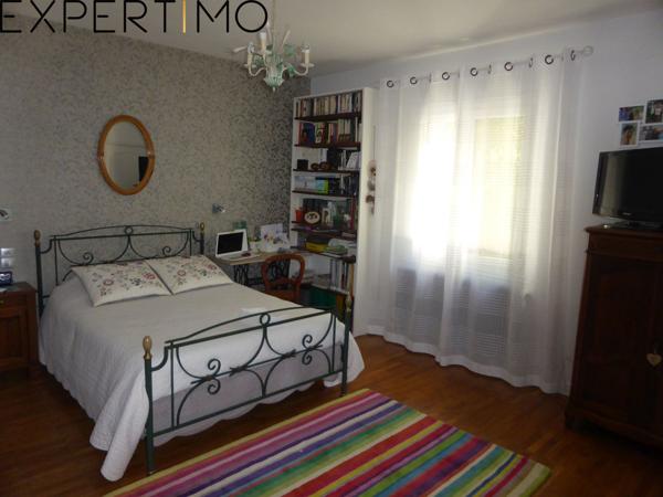 Montmorot (39570) Proche centre Lons, Villa 11 pièces