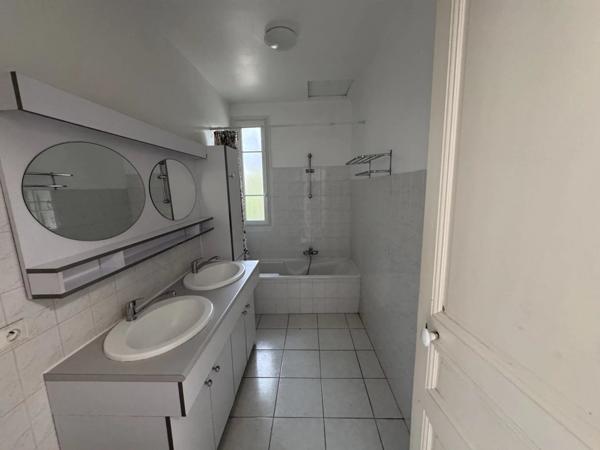 1.bail commercial+ 1 maisons – ENTREPOT SUR 2 niveaux Production d’agrumes – Fort rendement
