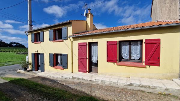 COUP DE COEUR à 3 km du centre-ville de ST JULIEN DE CONCELLES!
