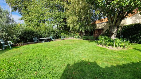 COUP DE COEUR à 3 km du centre-ville de ST JULIEN DE CONCELLES!