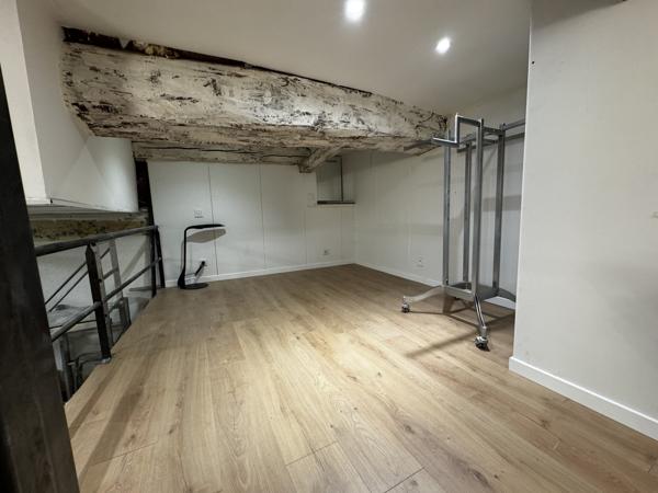 Immeuble en Cours de rénovation 140m² spécial investissement