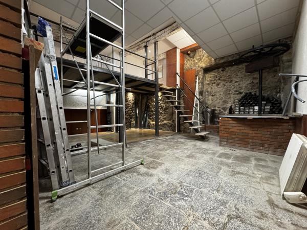 Immeuble en Cours de rénovation 140m² spécial investissement