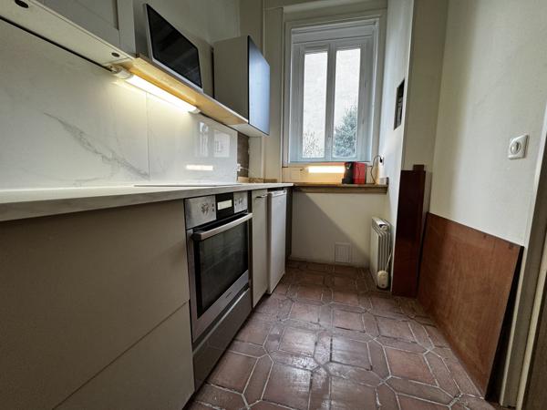 Immeuble en Cours de rénovation 140m² spécial investissement