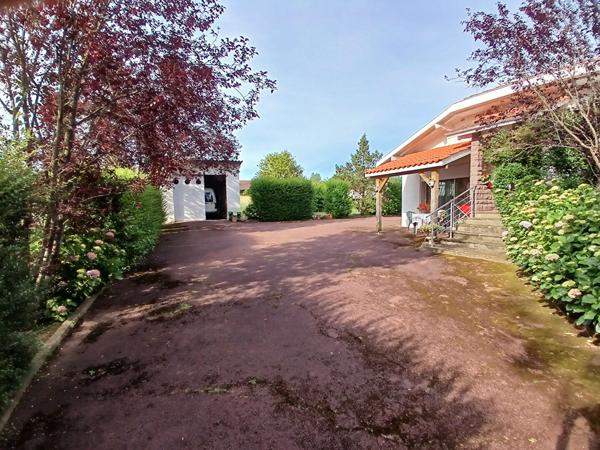 Maison Saint Pee Sur Nivelle 4 pièce(s) 130 m2