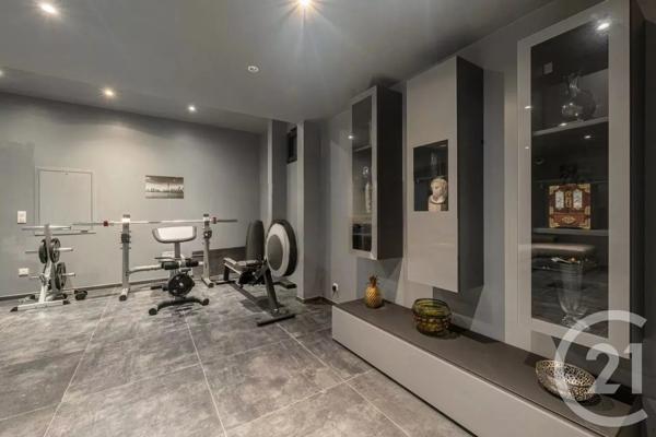 Maison à vendre  8 pièces - 314 m 2   MOUGINS  - 06