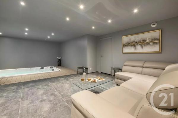 Maison à vendre  8 pièces - 314 m 2   MOUGINS  - 06