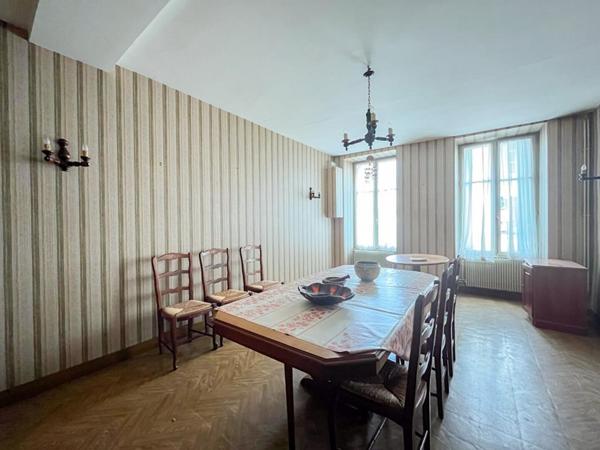 Maison Ecueille 7 pièce(s) 144.5 m2