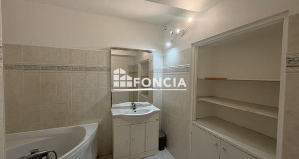 Location Maison 4 pièces 113.3 m² - Orgon 13660