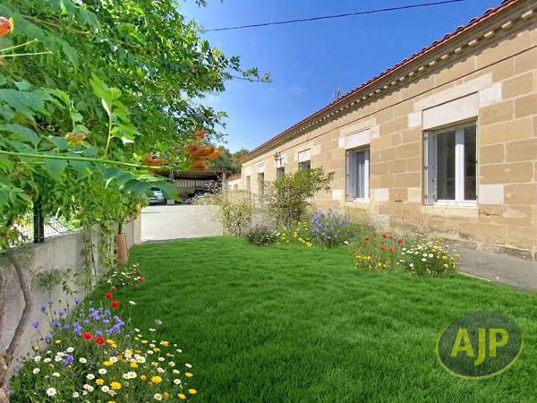 Maison à vendre Leognan - 8 pièces, 211m² avec 0 chambre(s) à 549 000€ - AJP Immobilier Cestas