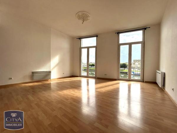 Appartement à louer 2 pièces 51m² Saintes (17100)