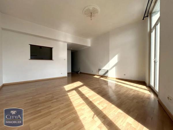 Appartement à louer 2 pièces 51m² Saintes (17100)