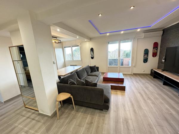Nîmes (30000) Super appartement de type 3 ou 4 parfaitement rénové