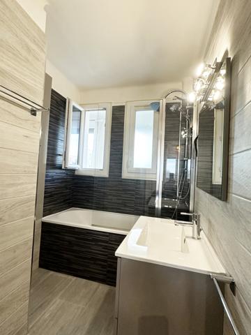 Nîmes (30000) Super appartement de type 3 ou 4 parfaitement rénové