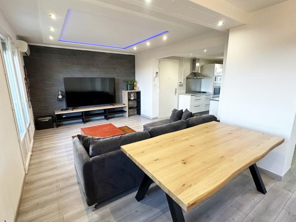 Nîmes (30000) Super appartement de type 3 ou 4 parfaitement rénové