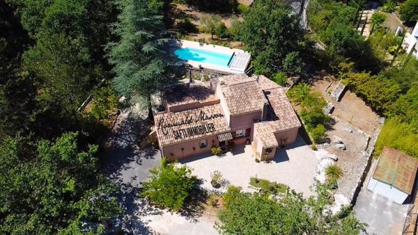 Maison 120m2 sur un terrain plat de 2300m2