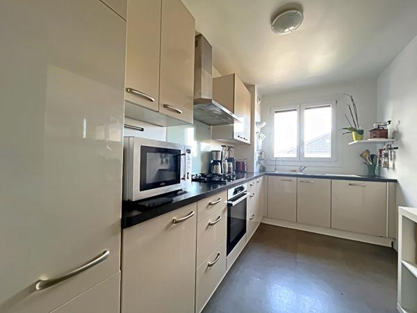 À vendre : Appartement spacieux de 5 pièces - 100.70m2 à Reims, secteur Courlancy