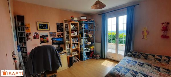 Maison type : T5  3 chambres donnant sur terrasse