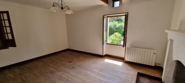 Maison
                                                                                                                                                                                                                                                                                                                        9 pièce(s)                                                                                                                                                                                                          6 chambre(s)                                                                                                                                                                                                          154  m²