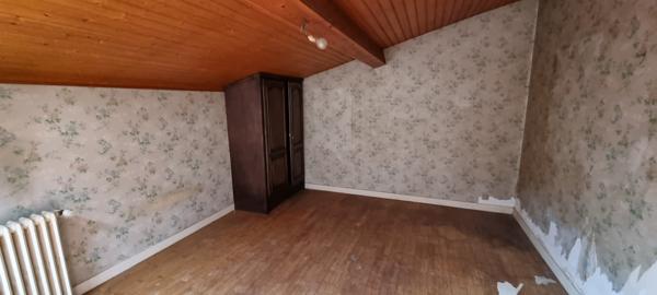 Maison
                                                                                                                                                                                                                                                                                                                        9 pièce(s)                                                                                                                                                                                                          6 chambre(s)                                                                                                                                                                                                          154  m²