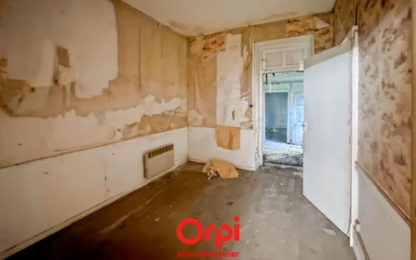 Immeuble à vendre    1 pièce •  Vallon-en-Sully