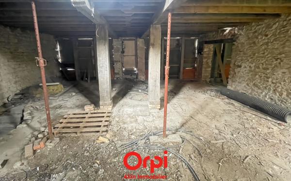 Immeuble à vendre    1 pièce •  Vallon-en-Sully