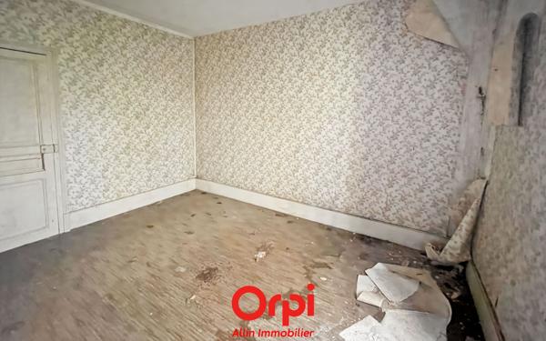 Immeuble à vendre    1 pièce •  Vallon-en-Sully