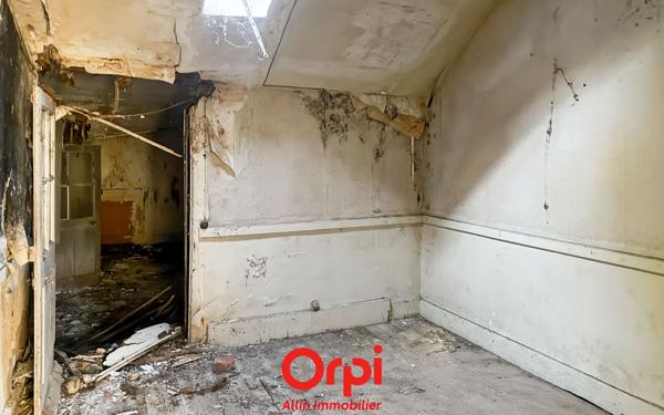 Immeuble à vendre    1 pièce •  Vallon-en-Sully