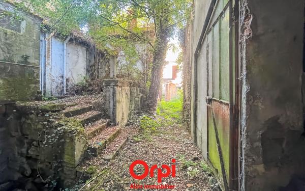 Immeuble à vendre    1 pièce •  Vallon-en-Sully