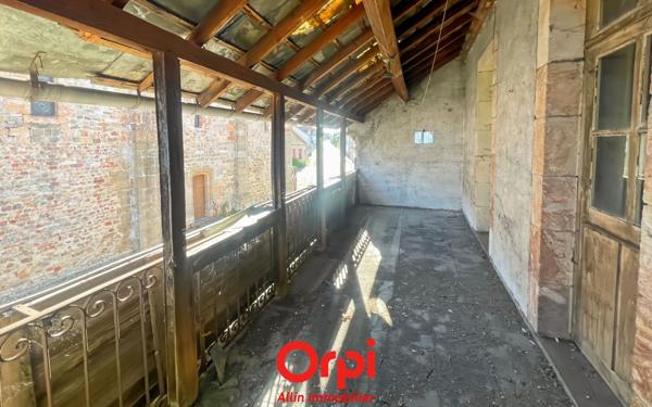 Immeuble à vendre    1 pièce •  Vallon-en-Sully