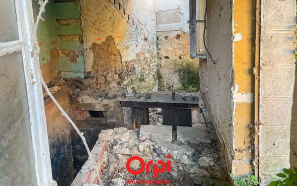 Immeuble à vendre    1 pièce •  Vallon-en-Sully