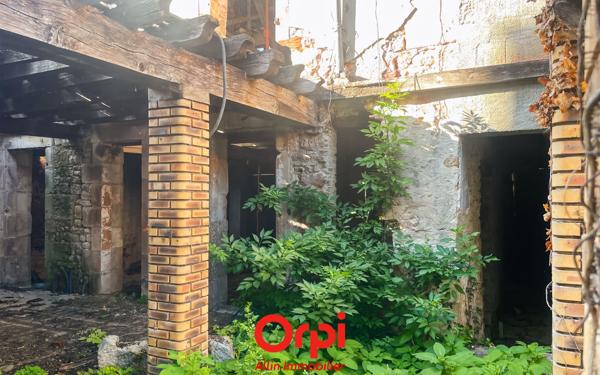 Immeuble à vendre    1 pièce •  Vallon-en-Sully