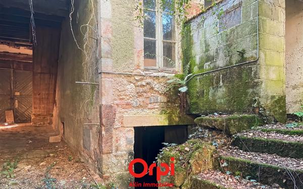 Immeuble à vendre    1 pièce •  Vallon-en-Sully