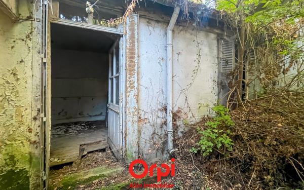 Immeuble à vendre    1 pièce •  Vallon-en-Sully