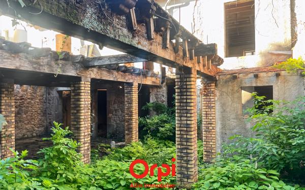 Immeuble à vendre    1 pièce •  Vallon-en-Sully