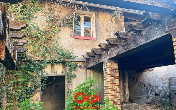 Immeuble à vendre    1 pièce •  Vallon-en-Sully