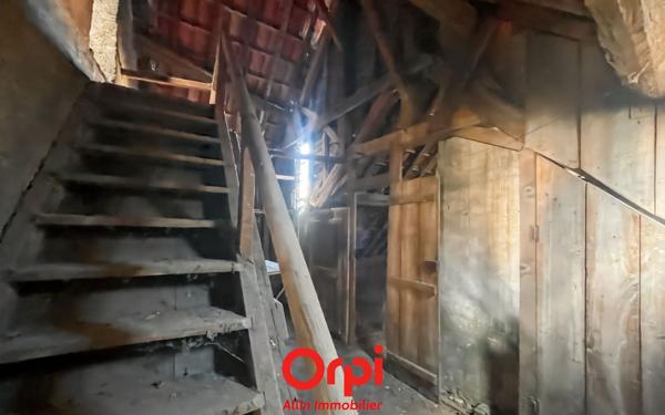 Immeuble à vendre    1 pièce •  Vallon-en-Sully