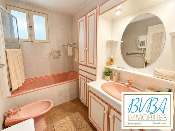 Appartement familial - Beaux volumes - Parking - 2 caves - Proche gare , Nantes