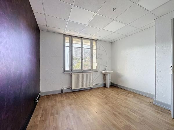 Maison 5 chambre(s) à vendre - Étupes, Doubs - 25