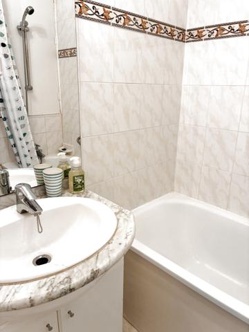 GRUISSAN RIVE DROITE - APPARTEMENT T2 AVEC TERRASSE ET PLACE DE PARKING PRIVATIVE