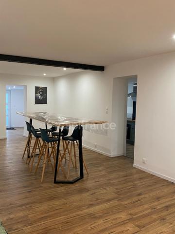 Maison ESPRIT "LOFT" à vendre 6 pièces 104 m². jardin , 3 parkings ;CALONNE RICOUART(62470)