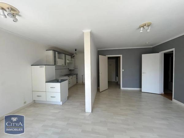 Appartement à louer 2 pièces 58.42m² Blois (41000)