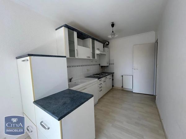 Appartement à louer 2 pièces 58.42m² Blois (41000)