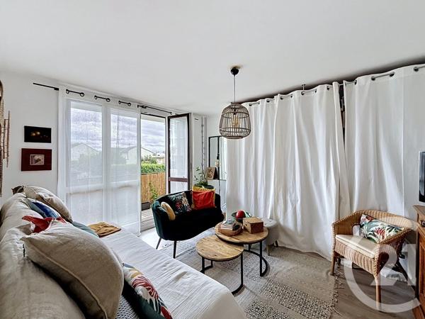 Appartement Studio à vendre  1 pièce - 29,88 m 2   IVRY SUR SEINE  - 94