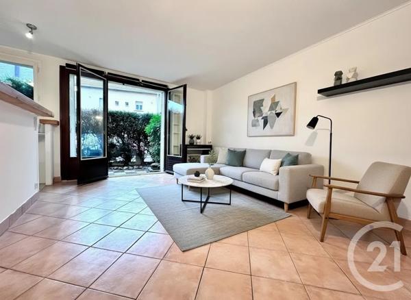 Appartement Studio à vendre  1 pièce - 29,88 m 2   IVRY SUR SEINE  - 94