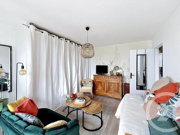 Appartement Studio à vendre  1 pièce - 29,88 m 2   IVRY SUR SEINE  - 94