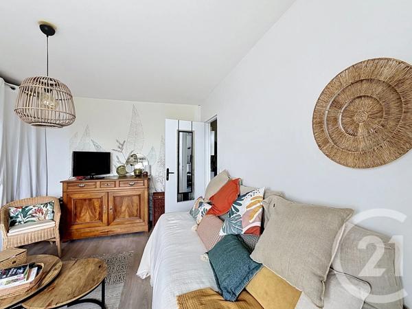 Appartement Studio à vendre  1 pièce - 29,88 m 2   IVRY SUR SEINE  - 94