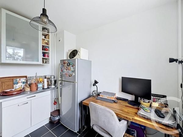 Appartement Studio à vendre  1 pièce - 29,88 m 2   IVRY SUR SEINE  - 94