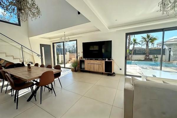 Entraigues-sur-la-Sorgue (84320) Maison Entraigues Sur La Sorgue 9 pièce(s) 200 m2