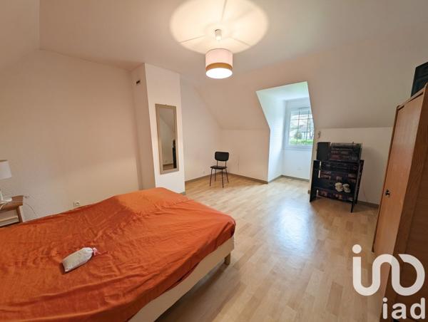 Maison traditionnelle 7 pièces de 140 m² à Mulsanne (72230)