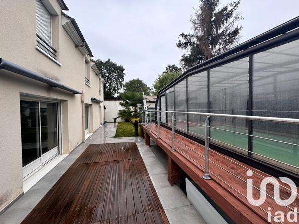 Maison traditionnelle 14 pièces de 307 m² à Limeil-Brévannes (94450)